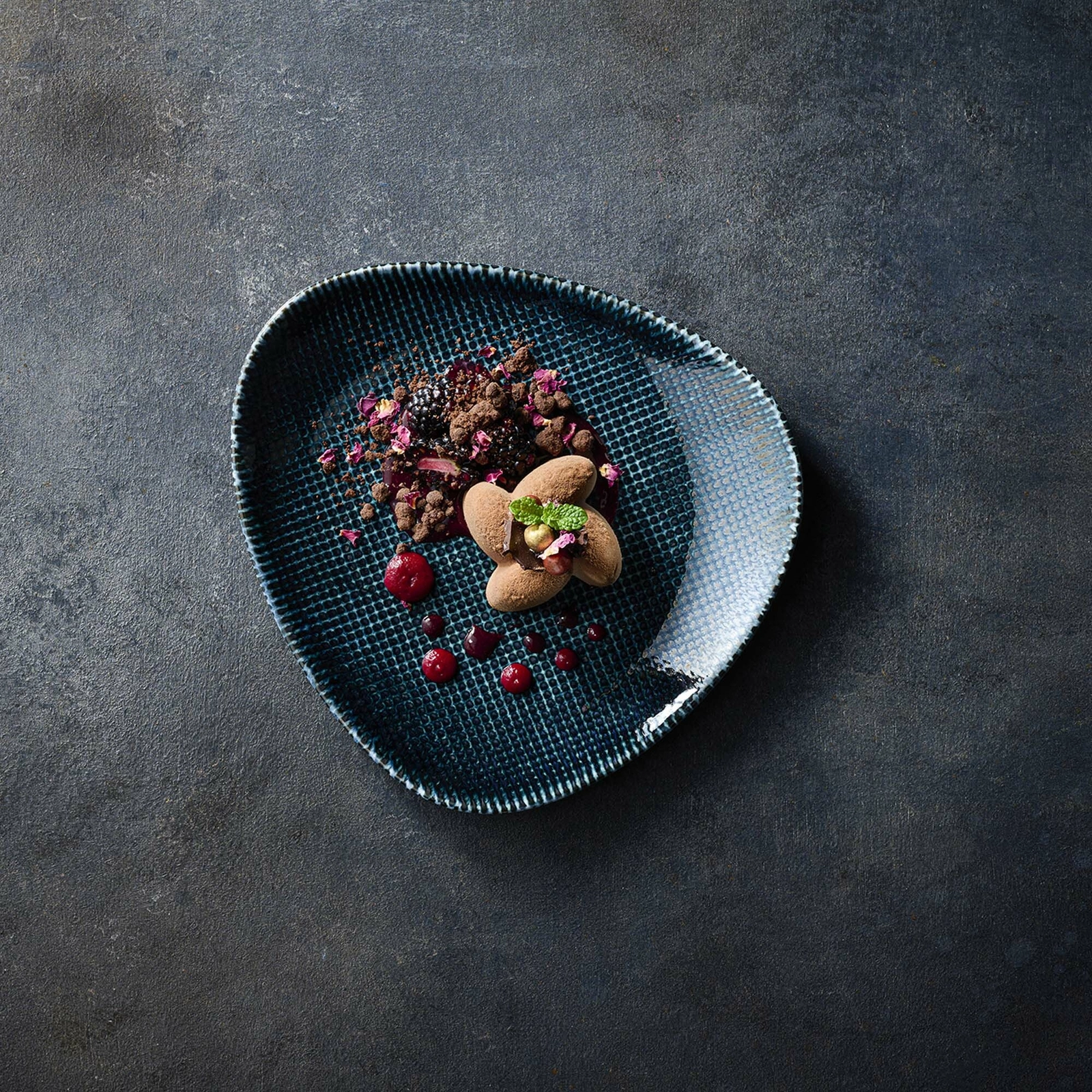 Talerz trójkątny Ø230 mm, niebieski | CHURCHILL, Astro Metallic Blue