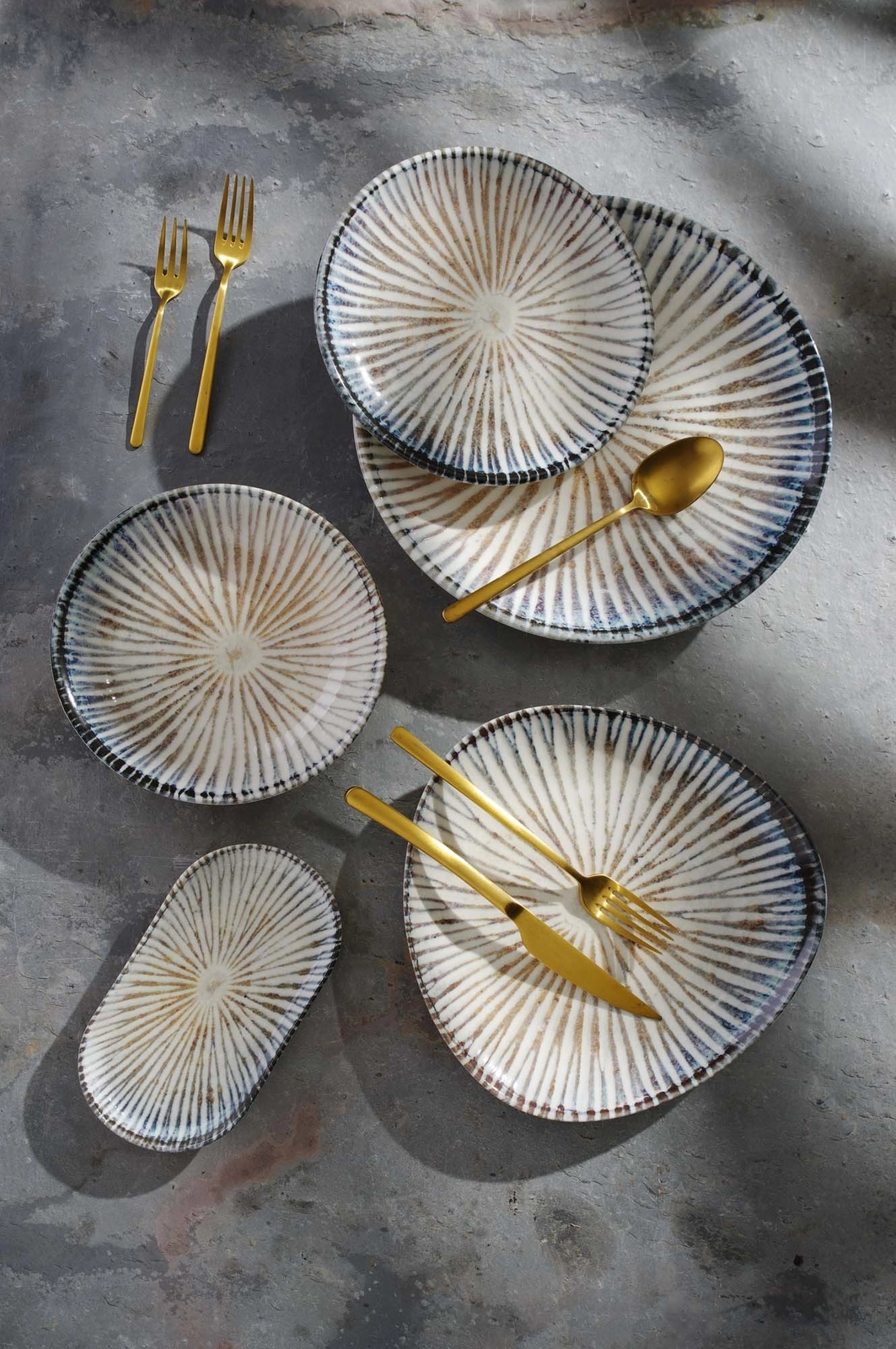 Talerz owalny, 300×160 mm | FINE DINE, Ammonite