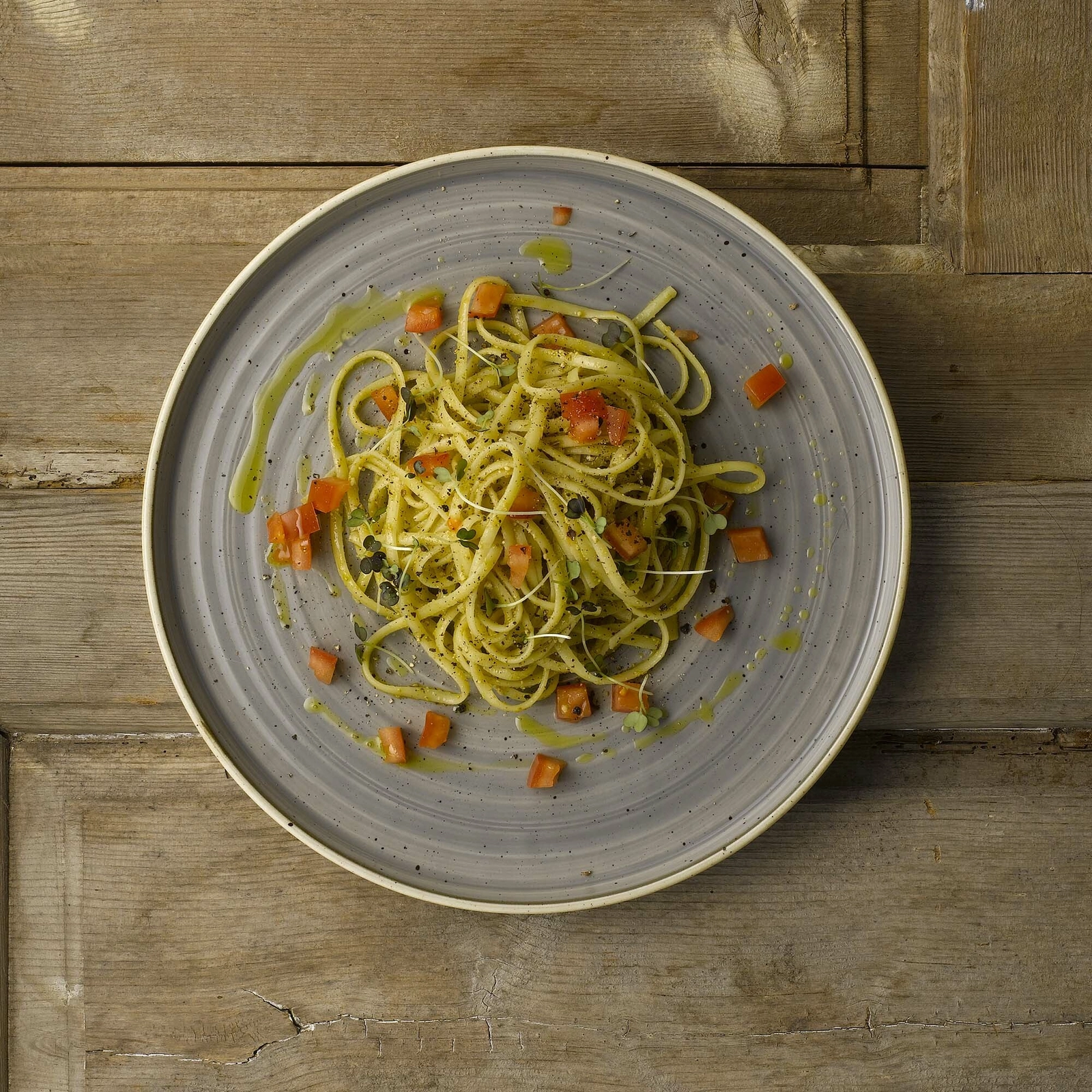 Talerz organiczny z wysokim rantem Ø200 mm, szary | CHURCHILL, Stonecast Peppercorn Grey