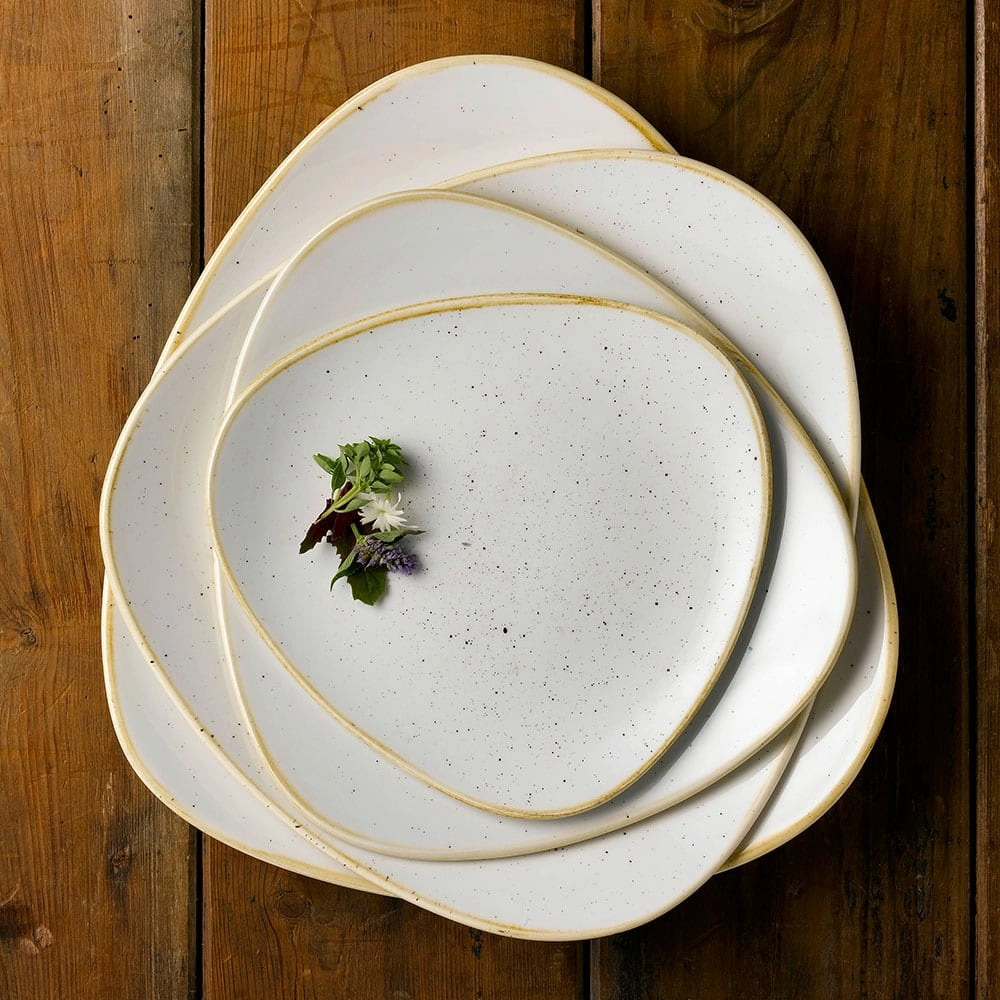 Talerz trójkątny, Ø229 mm | CHURCHILL, Stonecast Barley White