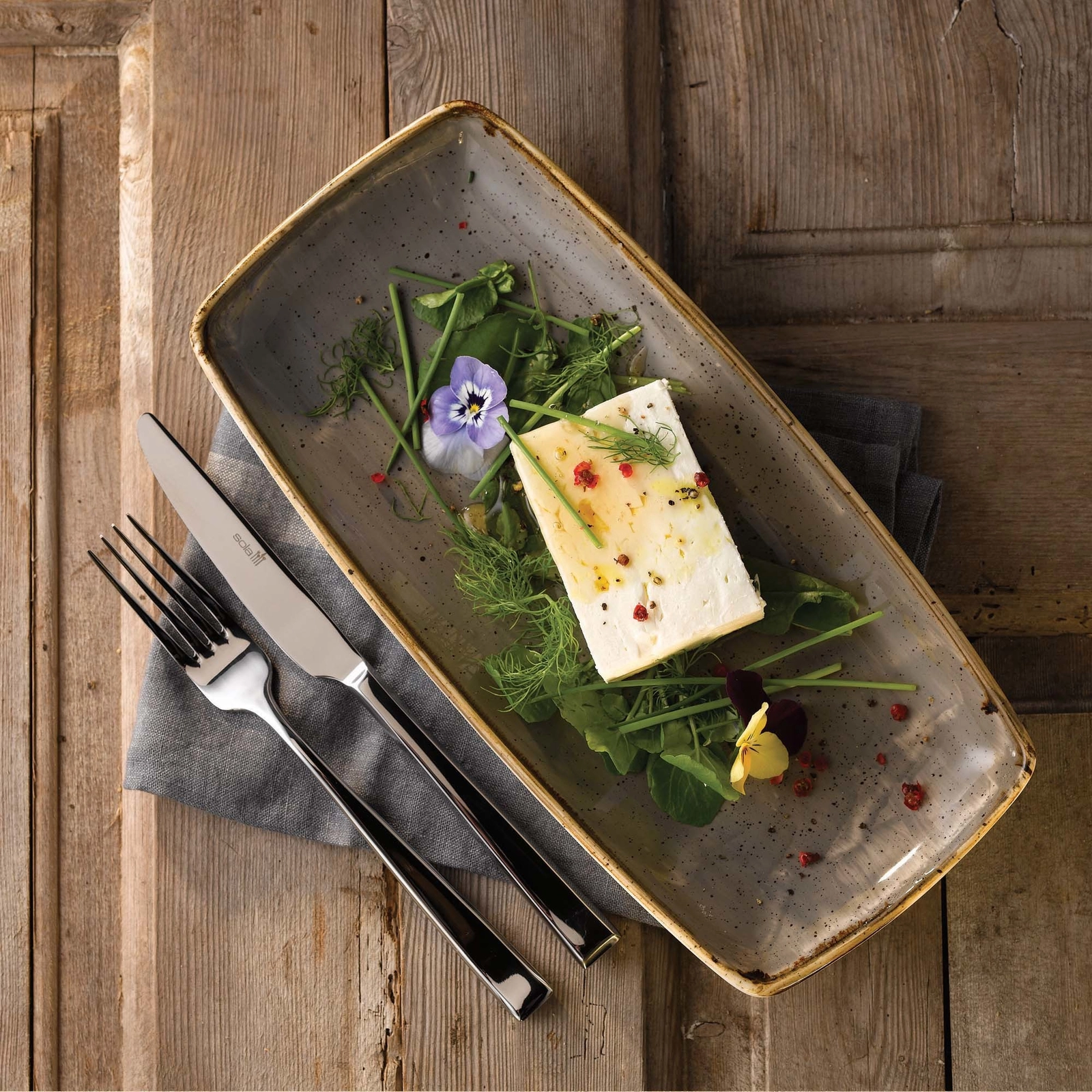 Talerz trójkątny, 311 mm | CHURCHILL, Stonecast Peppercorn Grey