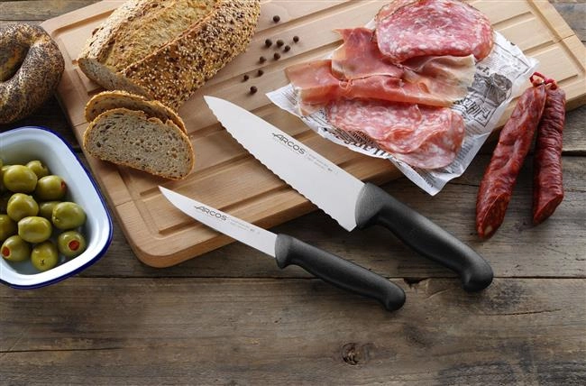 Nóż szefa kuchni ząbkowany 333 mm, czarny | ARCOS, 2900