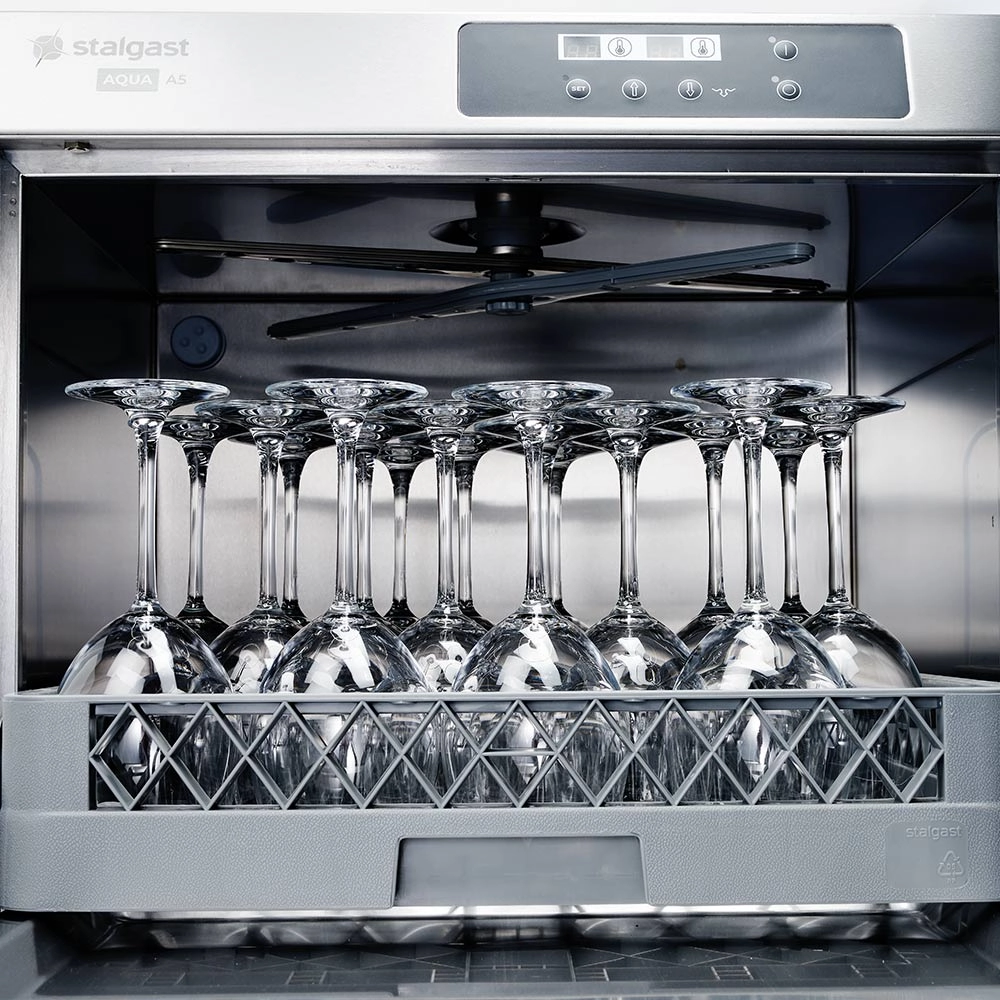 Zmywarko wyparzarka uniwersalna z dozownikiem płynu myjącego, filtr powierzchniowy, kosz 500×500 mm, 6,65 kW, 400 V, 565×680×835 mm | STALGAST, 801555