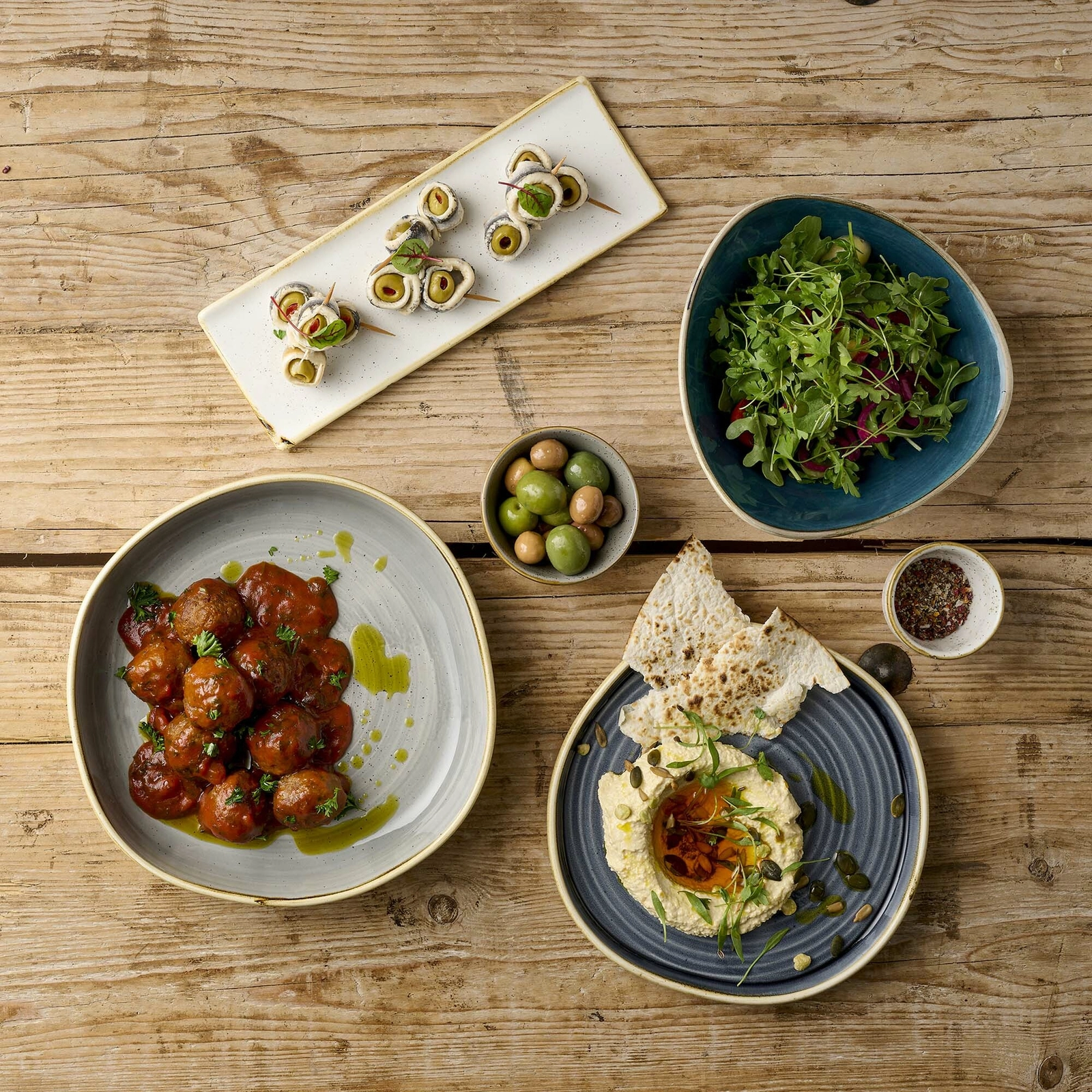 Talerz organiczny z wysokim rantem Ø200 mm, szary | CHURCHILL, Stonecast Peppercorn Grey