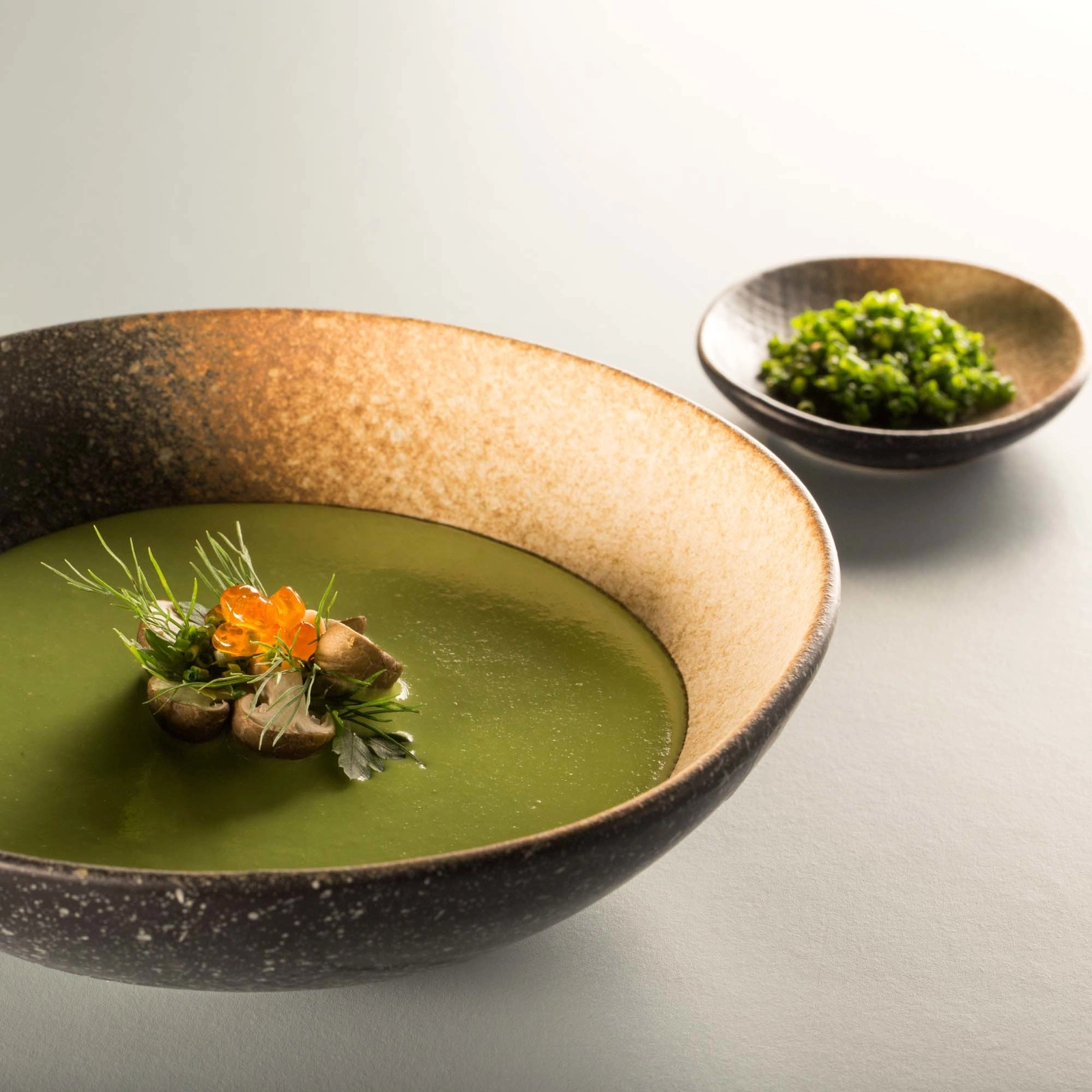 Talerz o organicznym kształcie, Ø330 mm, brązowy | FINE DINE, Moon