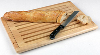 Deska prostokątna drewniana do krojenia pieczywa z tacą na okruchy GN 1/1, 530×325 mm | APS, Rubberwood